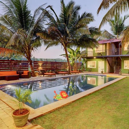 Treebo Morjim Banyan Resort Ngoại thất bức ảnh