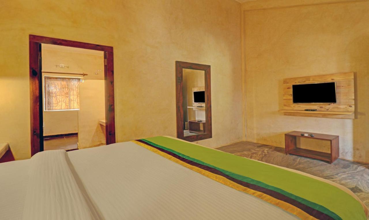 Treebo Morjim Banyan Resort Ngoại thất bức ảnh